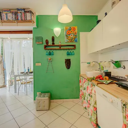 Daire Toys With Garden And Sea View - Happy