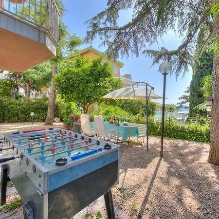 Toys With Garden And Sea View - Happy *