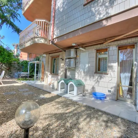 Toys With Garden And Sea View - Happy Apartment